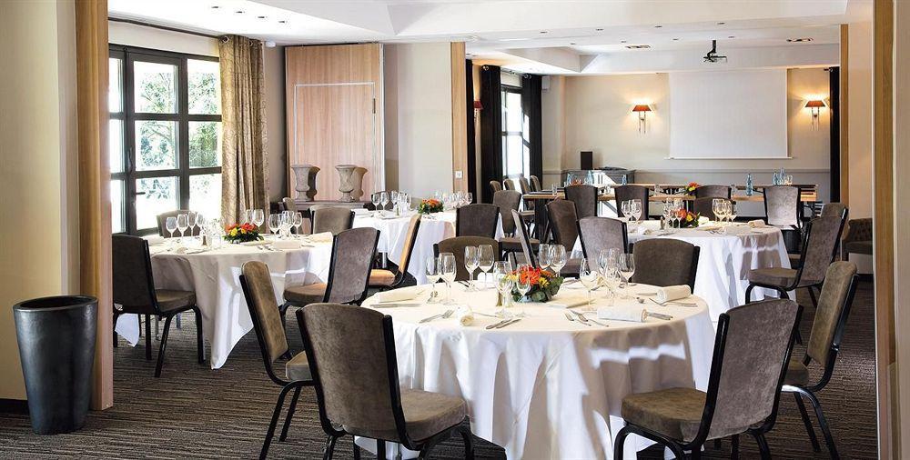Residence Hoteliere 4 Etoiles Les Mas Du Grand Vallon Mougins Restoran gambar
